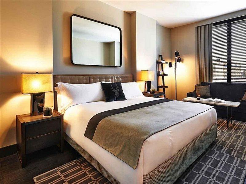 โรงแรมซิกซ์ตี้ โซโห นิวยอร์ก ภายนอก รูปภาพ A bedroom at the hotel